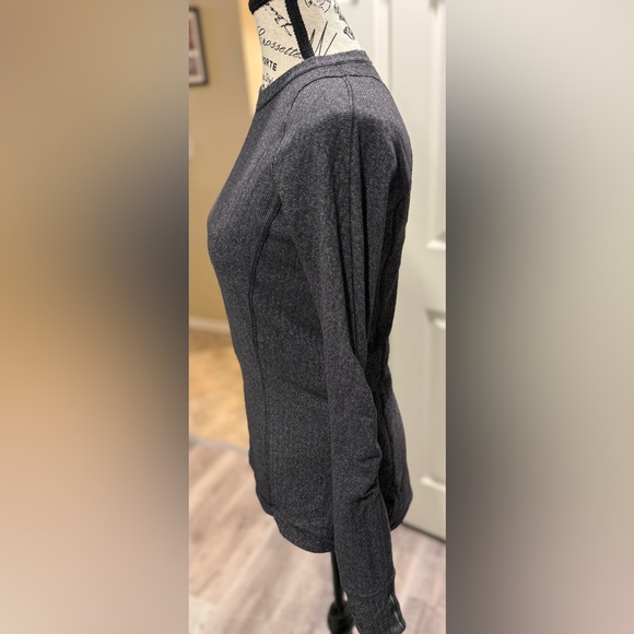 Lululemon Run Briskly Tech Long Sleeve Top Herringbone Gray Zip Pocket Slim Fit - Picture 11 of 15